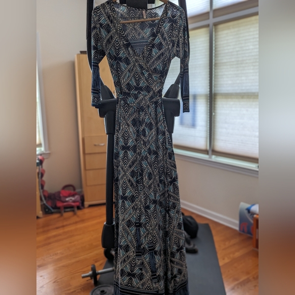 None Dresses & Skirts - Light On Trend summer maxi wrap dress. Flattering! One size.